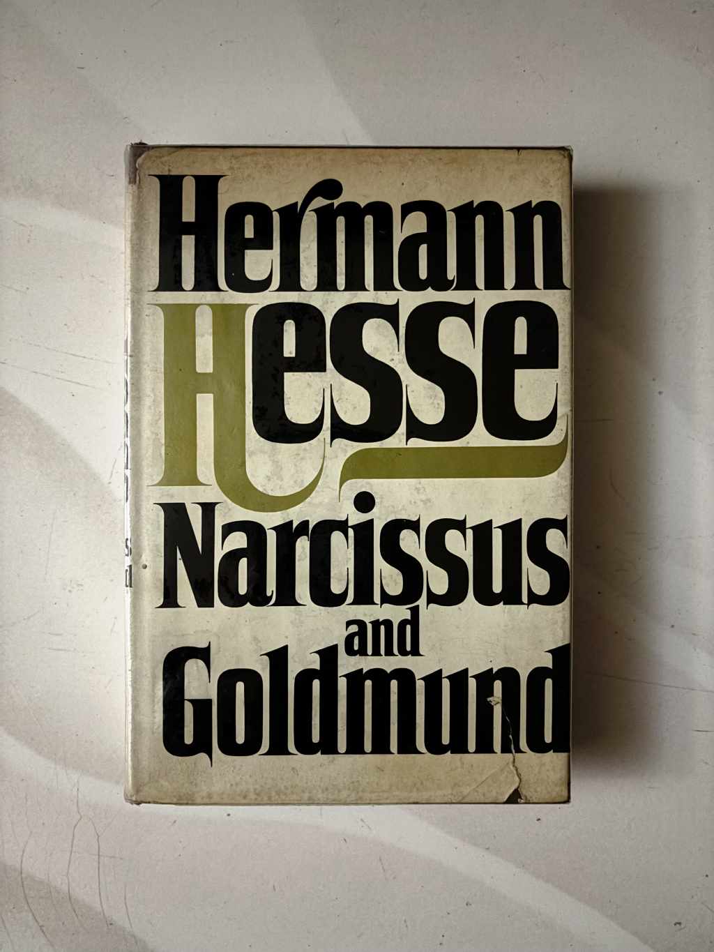 Narcissus and Goldmund by Hermann Hesse